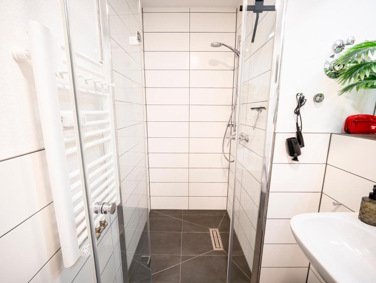 Premium - 1 Min To Hbf Apartment